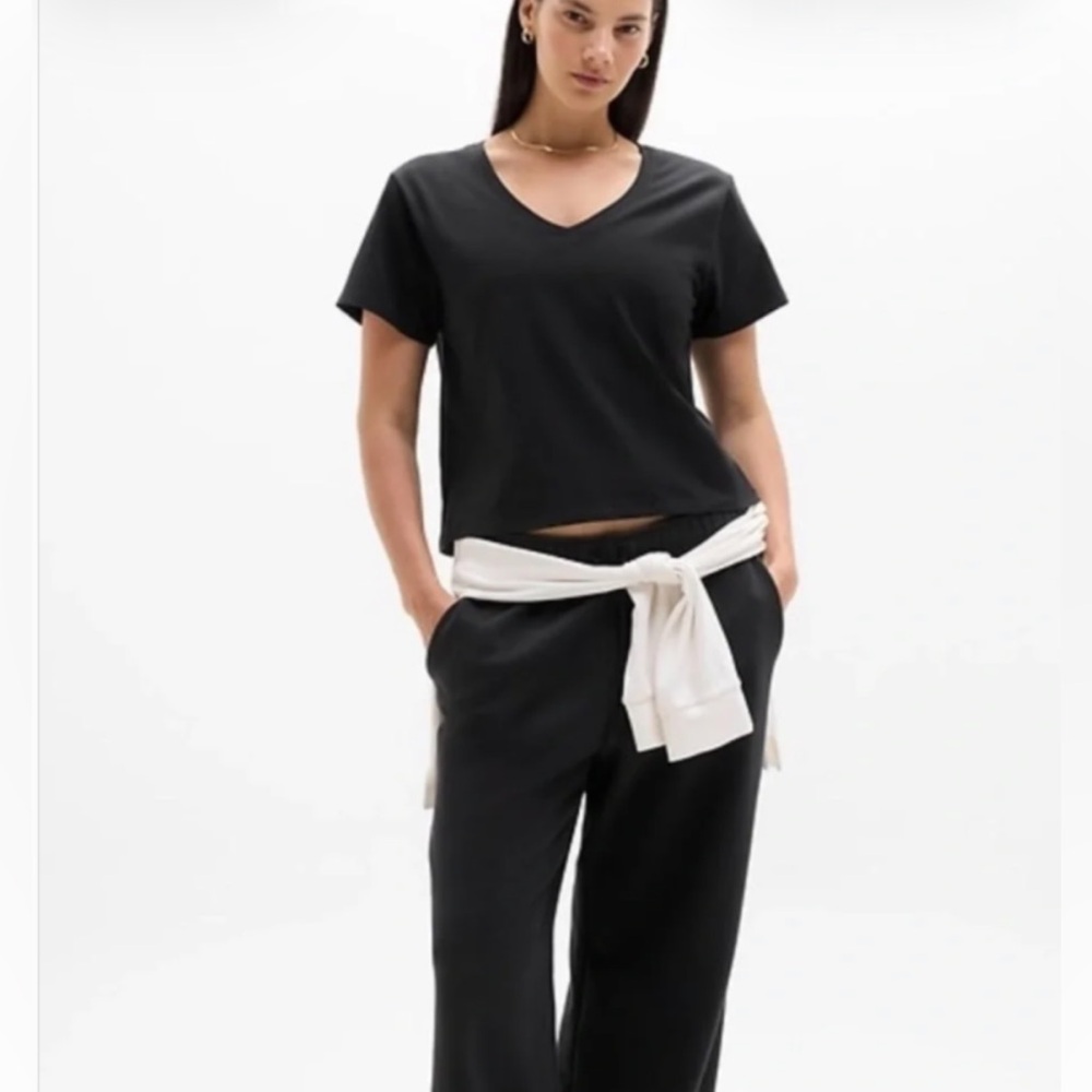 Athleta Essential V-Neck Tee